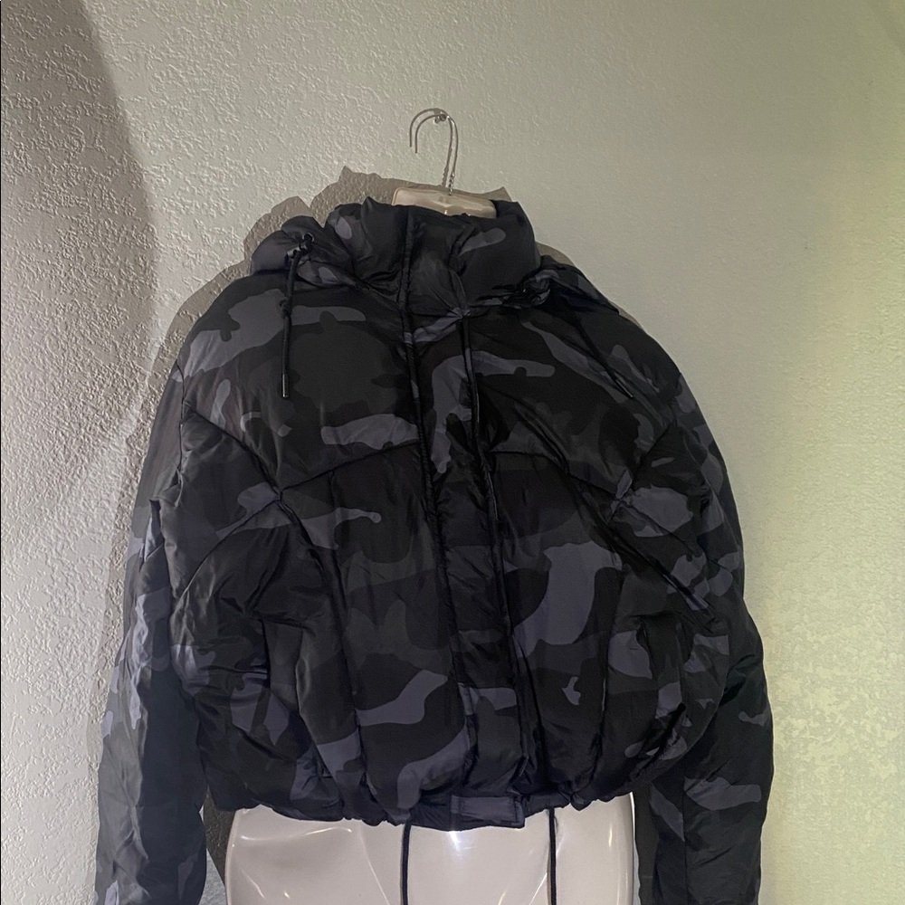 Short Puffer Jacket size M color Camo 
SEBBY - Picture 8 of 8